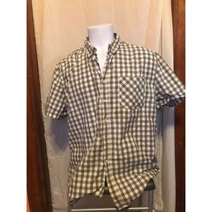 Old Navy short-sleeve button-down shirt